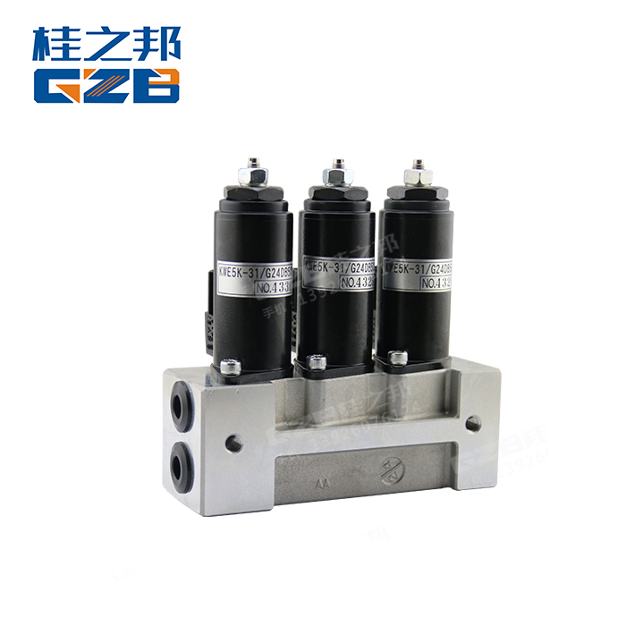 徐工470挖機(jī)配件